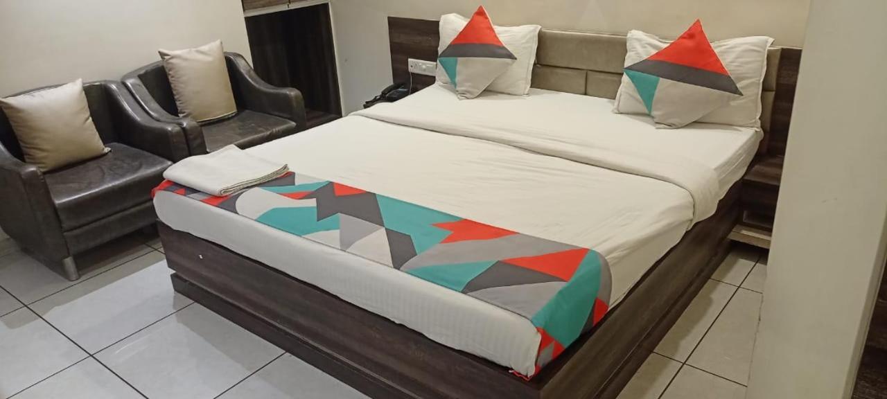 Hotel Palliate Ahmedabad Extérieur photo