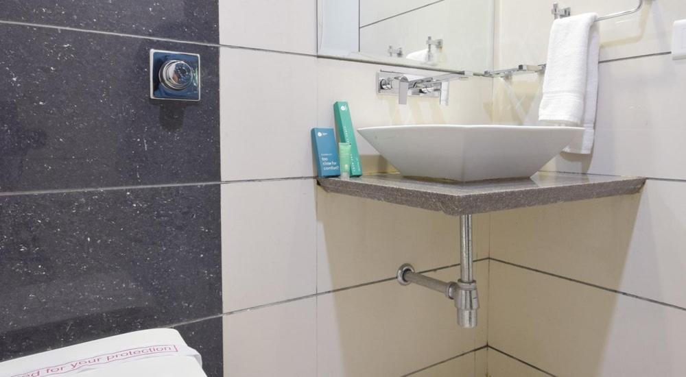 Hotel Palliate Ahmedabad Extérieur photo