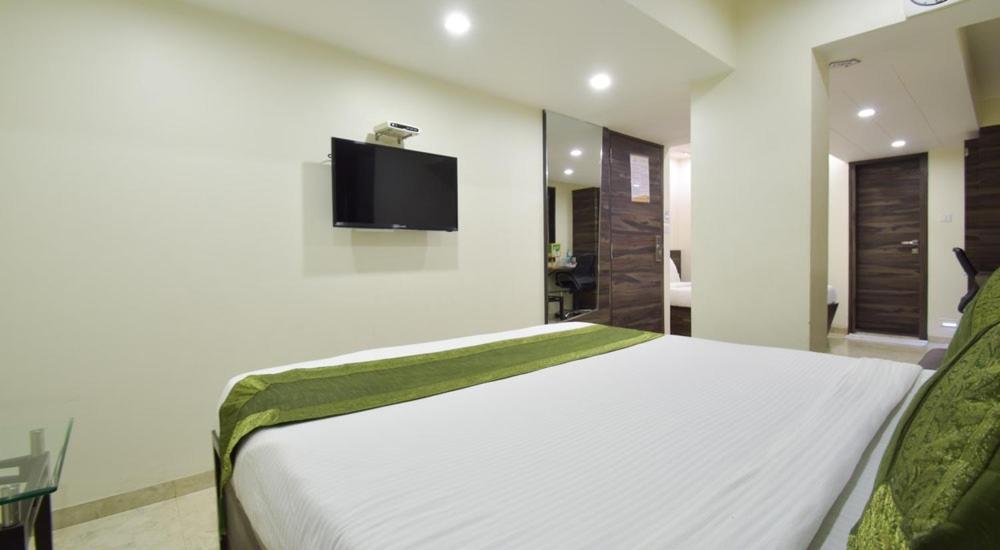 Hotel Palliate Ahmedabad Extérieur photo