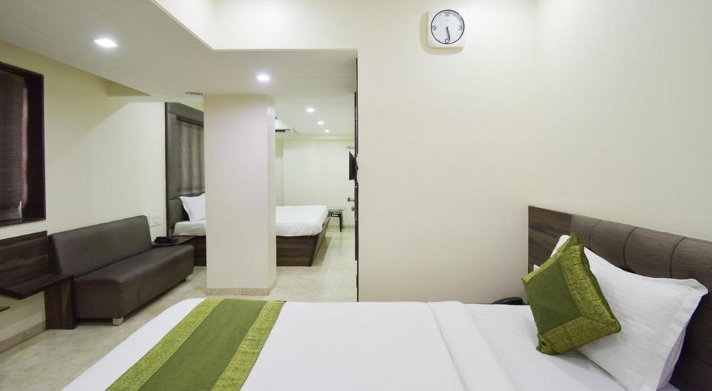 Hotel Palliate Ahmedabad Extérieur photo