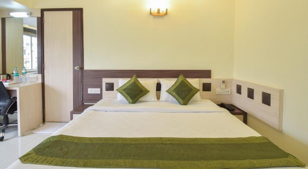 Hotel Palliate Ahmedabad Extérieur photo
