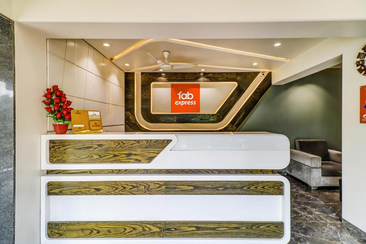 Hotel Palliate Ahmedabad Extérieur photo