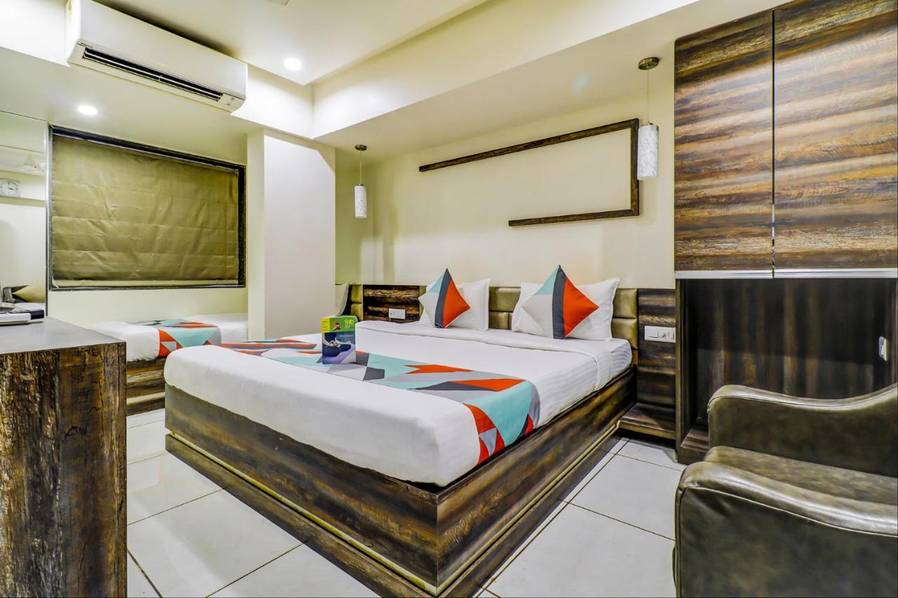 Hotel Palliate Ahmedabad Extérieur photo